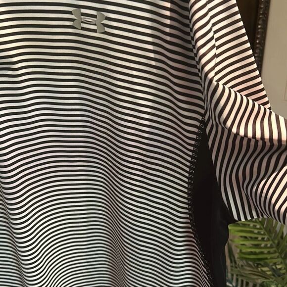 Under Armour XL Black & White Polo - Picture 4 of 6